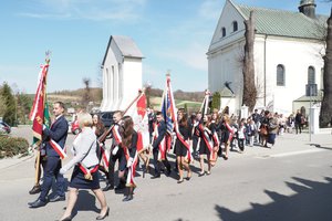 uroczyste-nadanie-sztandaru-szkole-podstawowej-im-tadeusza-marii-kantora-w-wielopolu-skrzynskim - 20180406_0002.jpg