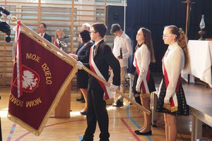 uroczyste-nadanie-sztandaru-szkole-podstawowej-im-tadeusza-marii-kantora-w-wielopolu-skrzynskim - 20180406_0022.jpg