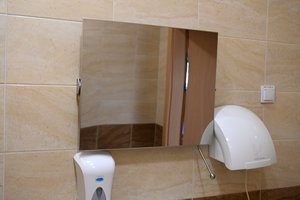 „Wyposażenie łazienek i pracowni ogrodniczo-technicznej” - lustro.jpg