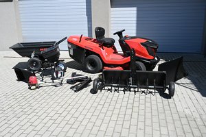 „Wyposażenie łazienek i pracowni ogrodniczo-technicznej” - traktorek.jpg