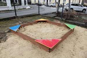 Dostawa wyposażenia placu zabaw - 1052.jpg