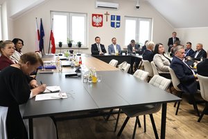 XV Sesja Rady Gminy w Wielopolu Skrzyńskim - img_1918.jpg