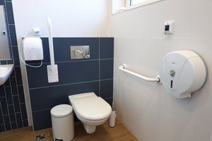 "Likwidacja barier architektonicznych w Szkole Podstawowej im. Tadeusza Kantora w Wielopolu Skrzyńskim – sanitariaty etap II" w ramach "Programu wyrównywania różnic między regionami III" – obszar B.