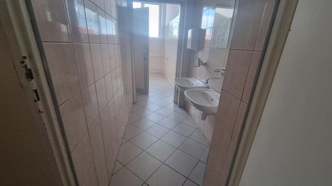 "Likwidacja barier architektonicznych w Szkole Podstawowej im. T.M. Kantora w Wielopolu Skrzyńskim – sanitariaty etap II" w ramach "Programu wyrównywania różnic między regionami III" – obszar B.