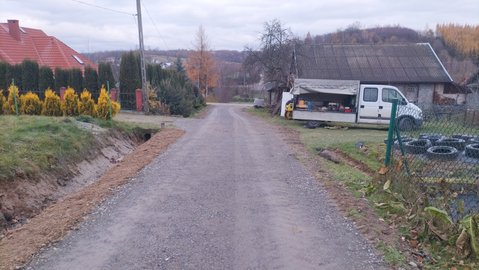 „Remont drogi gminnej Nawsie Słotwina k. Noga na dz. 3738 w km 0+000- 0+107”.