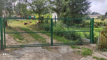 Wykonanie ogrodzenia budynku Szkoły Podstawowej w Brzezinach - Etap II