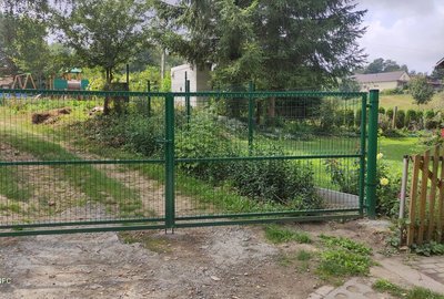 Wykonanie ogrodzenia budynku Szkoły Podstawowej w Brzezinach - Etap II