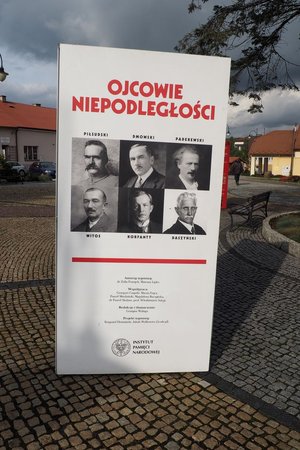 Wystawa plenerowa „Ojcowie Niepodległości”