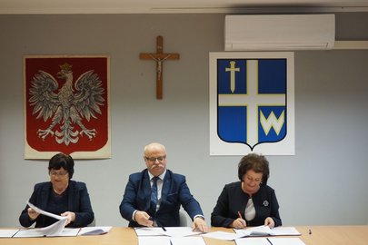 Podpisanie umów z wykonawcą na realizację inwestycji drogowych dofinansowanych ze środków Funduszu Dróg Samorządowych