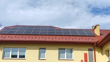 Zakup niezbędnego wyposażenia  Warsztatu Terapii Zajęciowej  w Wielopolu Skrzyńskim” – dostawa i montaż fotowoltaiki