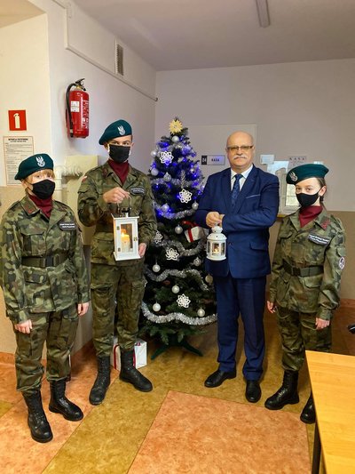 Betlejemskie Światło Pokoju dotarło do Gminy Wielopole Skrzyńskie