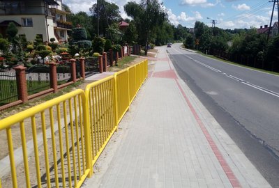 Budowa chodnika dla pieszych przy drodze wojewódzkiej nr 986 w miejscowości Glinik