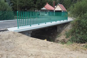 Remont mostu na rzece Wielopolka w miejscowości Nawsie