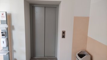 „Likwidacja barier architektonicznych w Szkole Podstawowej im. Tadeusza Marii Kantora w Wielopolu Skrzyńskim” – część nr 1: Dostawa i montaż windy.