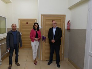 Likwidacja barier architektonicznych w Szkole Podstawowej im. Św. Jana Pawła II w Gliniku