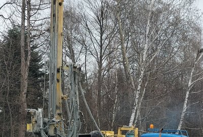 Wykonanie otworu poszukiwawczego za wodą w miejscowości Broniszów.