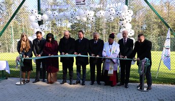 UROCZYSTOŚĆ OBCHODÓW XV ROCZNICY NADANIA IM.PROF. KAROLA OLSZEWSKIEGO W BRONISZOWIE ORAZ ODDANIE DO UŻYTKU  BOISKA SPORTOWEGO