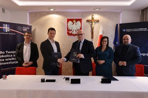 Podpisanie umowy na zadanie pod nazwą „Poprawa bezpieczeństwa mieszkańców gminy Wielopole Skrzyńskie poprzez przebudowę dróg”