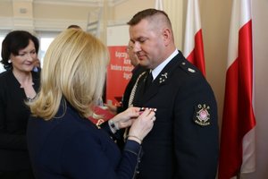 ODZNAKI DLA HONOROWYCH DAWCÓW KRWI