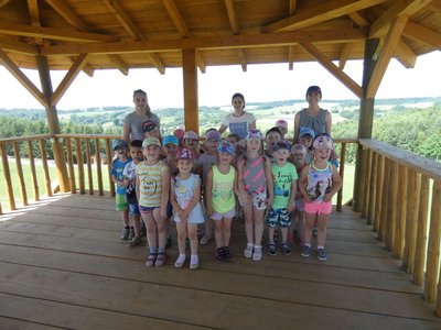 Wycieczka dzieci z oddziałów przedszkolnych do Zagrody Edukacyjnej w ramach projektu pn. „Nowa Jakość Edukacji w Integracyjnym Przedszkolu Krasnala Hałabały”