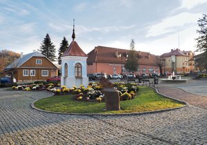 Remont konserwatorski zabytkowej kapliczki Św. Sebastiana i Św. Floriana w Wielopolu Skrzyńskim