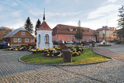 Remont konserwatorski zabytkowej kapliczki Św. Sebastiana i Św. Floriana w Wielopolu Skrzyńskim