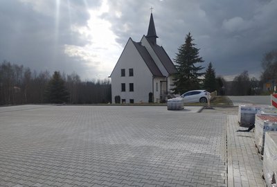 Budowa parkingu dla celów budynku wielofunkcyjnego w Broniszowie