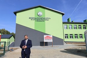 Szkoła w Broniszowie - img_3385.jpg