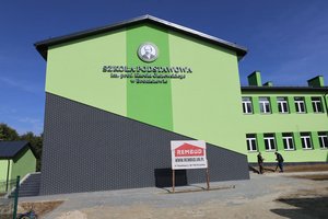 Szkoła w Broniszowie - img_3404.jpg